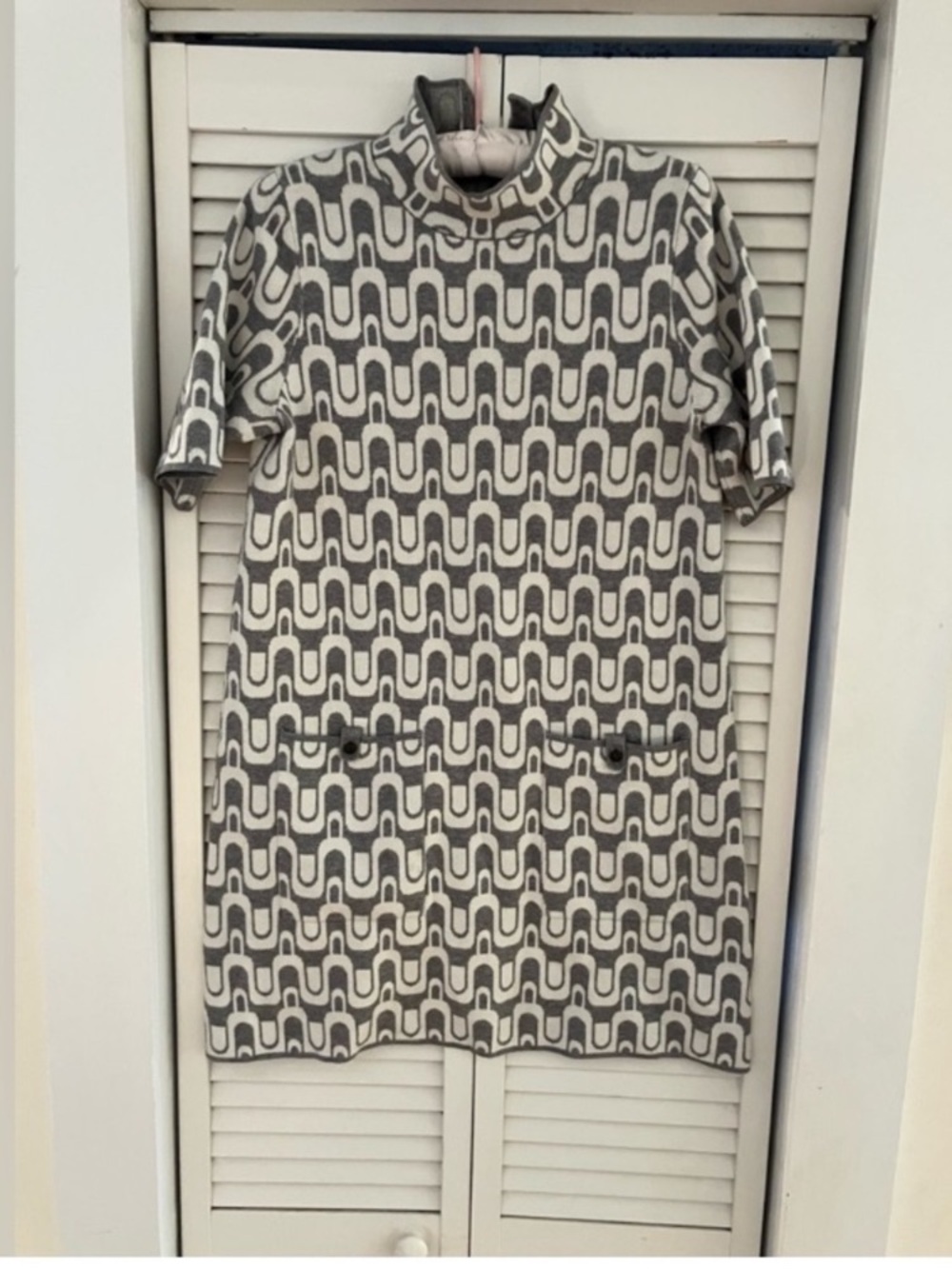 Maeve Annalise Gray Print Mockneck Mod Shift Dress size Medium - Picture 4 of 12